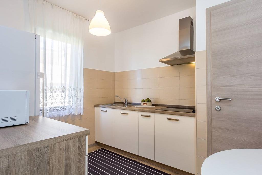 Apartment Viviana Pula Exteriör bild
